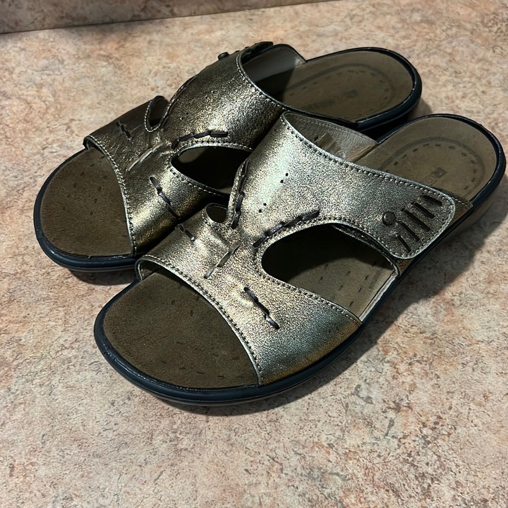 Romika sandals look in very good condition